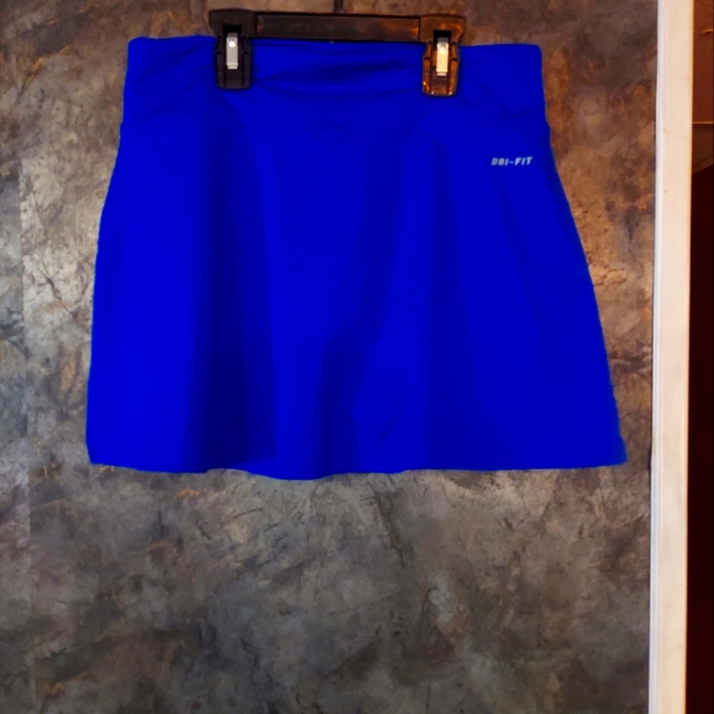 NIKE DRI-FIT WORKOUT SKORT